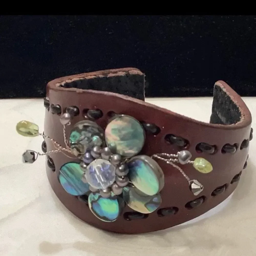 Brown Leather Mother Pearl Floral Cuff Bracelet